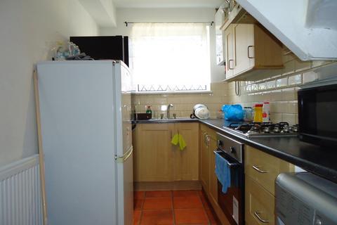 2 bedroom terraced house for sale, Longroyd Avenue, Leeds LS11