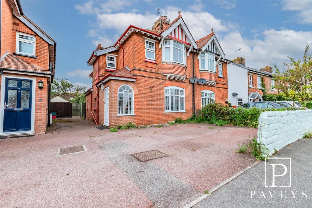 Old Road, FrintonOnSea 3 bed semidetached house for sale £375,000
