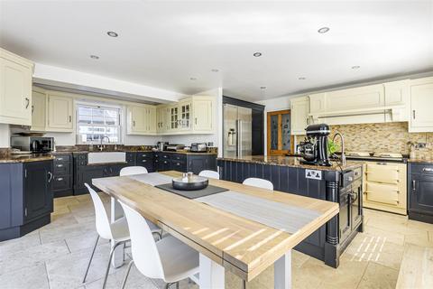5 bedroom detached house for sale, St Newlyn East