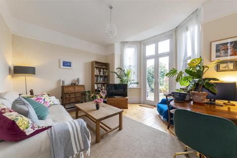 1 bedroom ground floor flat for sale, Woodville Gardens, Ealing, W5