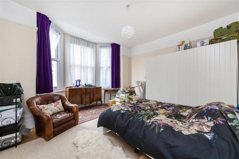 1 bedroom ground floor flat for sale, Woodville Gardens, Ealing, W5