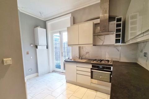 1 bedroom ground floor flat for sale, Britannia Road, Westcliff On Sea SS0