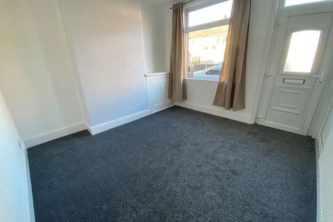 2 bedroom terraced house to rent, Highfield Street, Coalville LE67