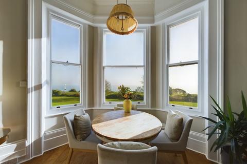 Flat C, 19 Clifton Crescent, Folkestone, CT20 2EN