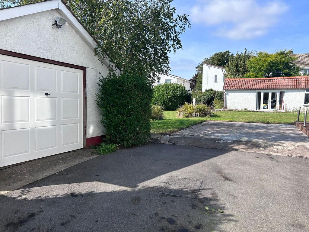 Detached Garage