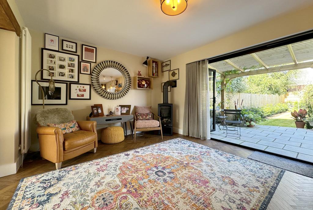 6 BR Dining Area