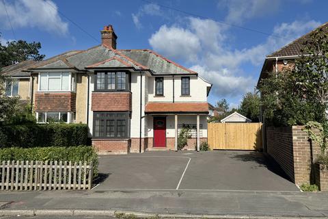 6 Belmore Road, Lymington, SO41 3NT