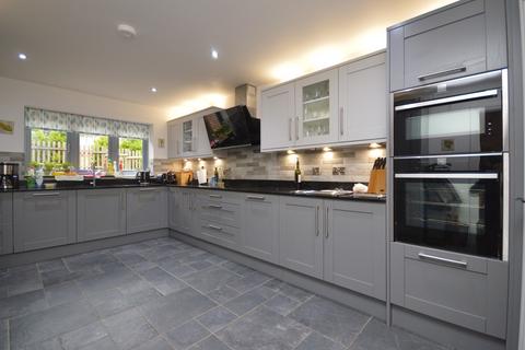 5 bedroom detached house to rent, Dereham