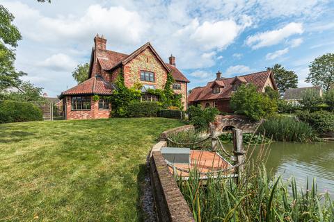 5 bedroom detached house for sale, Watton