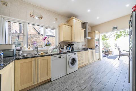 3 bedroom terraced house for sale, Lyveden Road, Colliers Wood, London, SW17