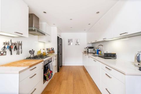 3 bedroom flat to rent, Brook Mews North, Paddington, London, W2