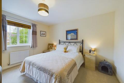 25 Beeches Way, Faygate, Horsham, RH12 0AB