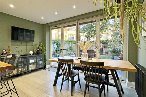26 Hardy Close, Chelmsford, CM1 1AE