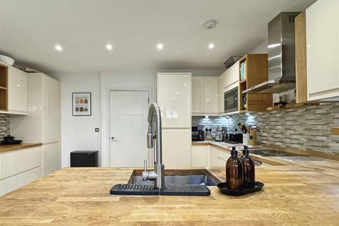26 Hardy Close, Chelmsford, CM1 1AE