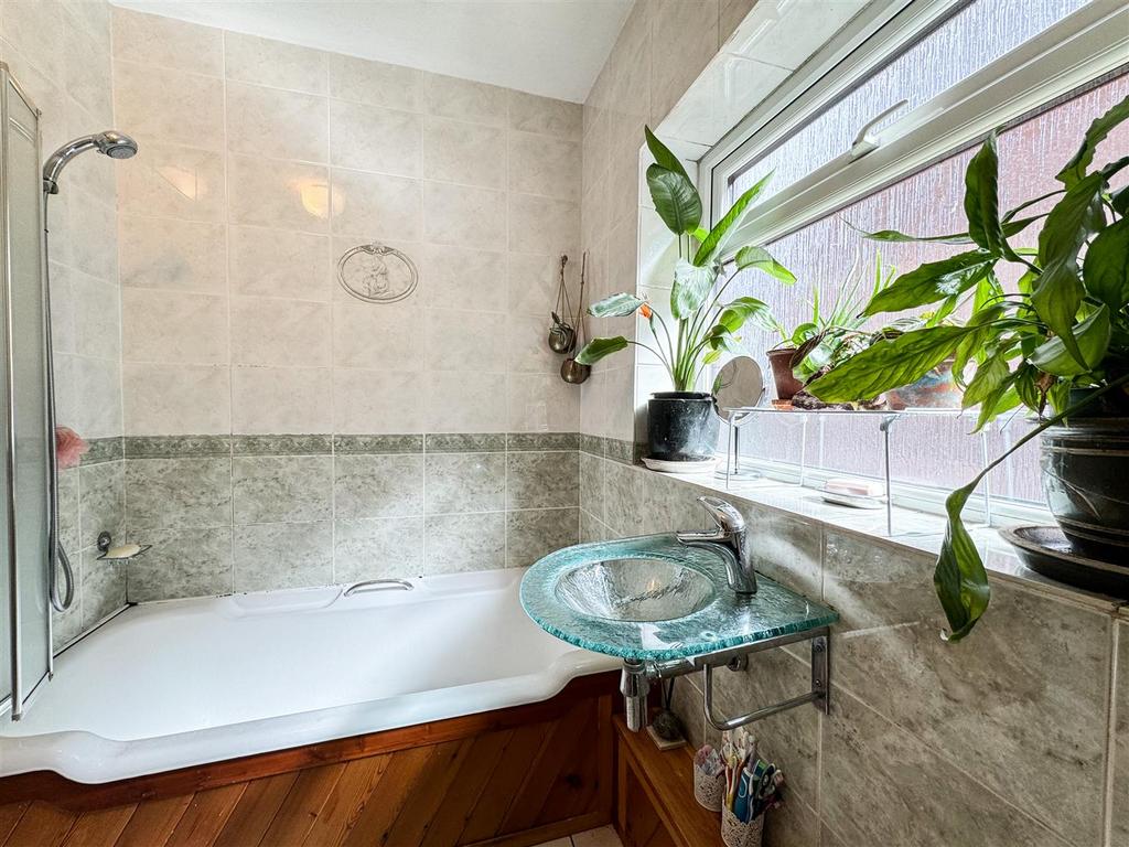 Ground floor bathroom