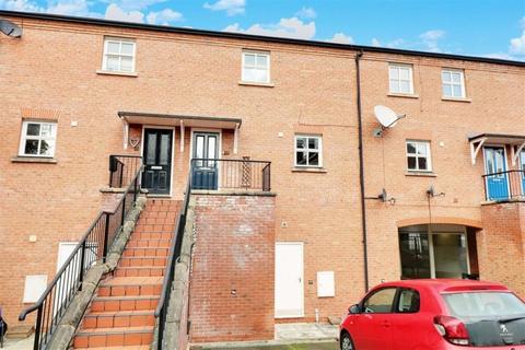 2 bedroom flat to rent, 19a Wallcroft Gardens