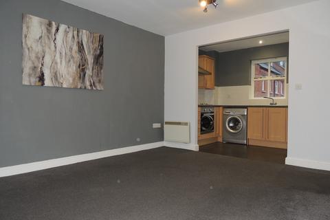 2 bedroom flat to rent, 19a Wallcroft Gardens