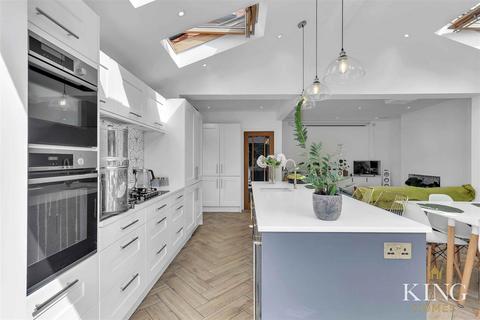 24 Birmingham Road, Alcester, B49 5ES