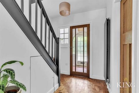 24 Birmingham Road, Alcester, B49 5ES