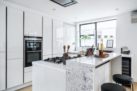 4 bedroom mews for sale, Bouton Place, Waterloo Terrace, Islington, London