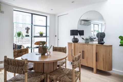 2 Bouton Place, London, N1 1TR