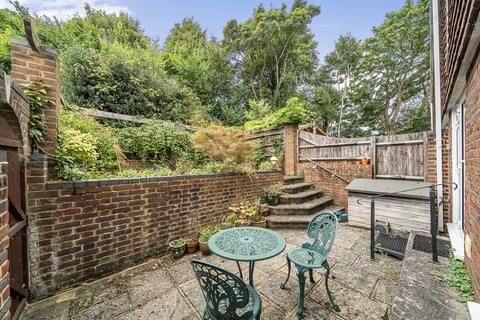 3 bedroom end of terrace house for sale, Harrison Close, Surrey RH2