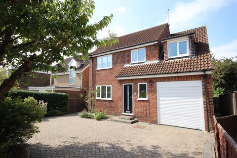 3 bedroom detached house for sale, Station Road, Brough