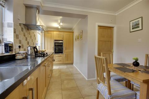 3 bedroom detached house for sale, Station Road, Brough