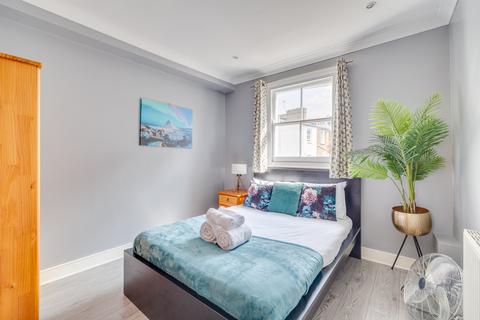 3 bedroom maisonette for sale, Fulham Road, Parsons Green, Fulham, London