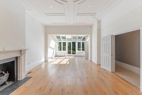 3 bedroom flat for sale, Greencroft Gardens, South Hampstead, London