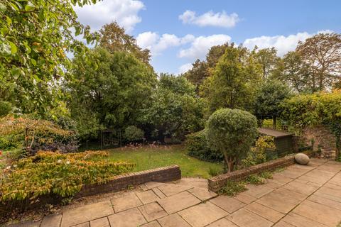 3 bedroom flat for sale, Greencroft Gardens, South Hampstead, London