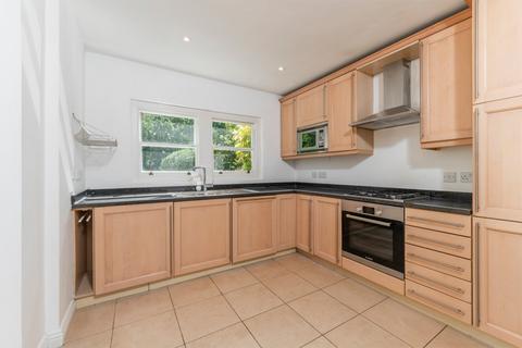 3 bedroom flat for sale, Greencroft Gardens, South Hampstead, London