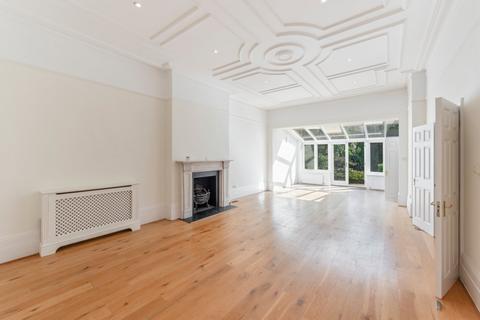 3 bedroom flat for sale, Greencroft Gardens, South Hampstead, London