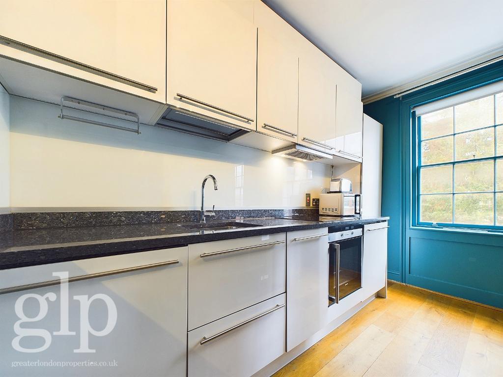 Apartment in Greater London - View 2