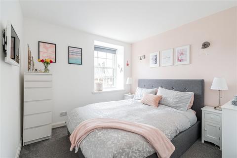 91/12 Constitution Street, Edinburgh, EH6 7AE