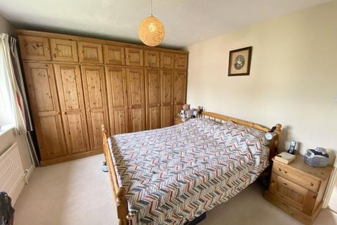 5 Bradfield Close, Warminster, BA12 9JT