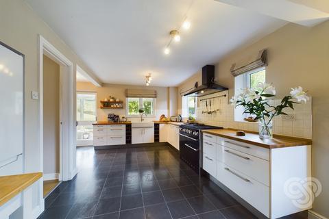 4 bedroom detached house for sale, Woodlands, Wirksworth, Matlock