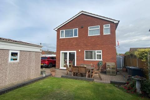 3 bedroom detached house for sale, Hawthornden Gardens, Uttoxeter