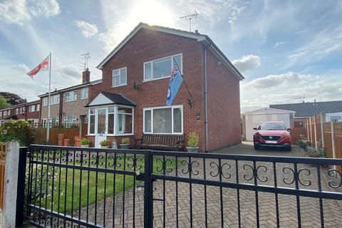 3 bedroom detached house for sale, Hawthornden Gardens, Uttoxeter