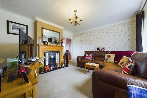 3 bedroom detached house for sale, Hawthornden Gardens, Uttoxeter