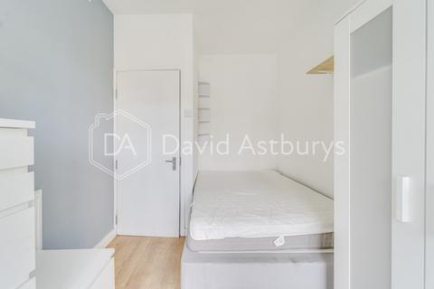 4 bedroom flat to rent, Cranston Estate, Islington, London