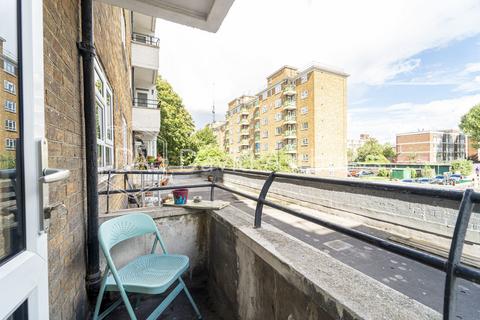 4 bedroom flat to rent, Cranston Estate, Islington, London