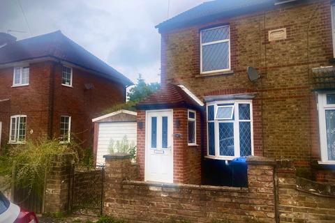 3 bedroom semi-detached house to rent, Wendover Road, Staines-upon-Thames