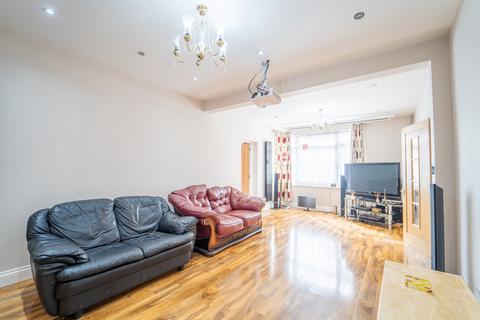 124 Fern Lane, Hounslow, TW5 0HJ