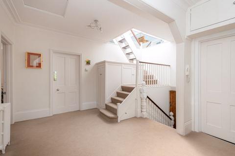 8c Aberdare Gardens, London, NW6 3PY