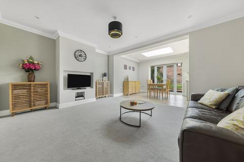 75 Squires Way, Dartford, DA2 7NN