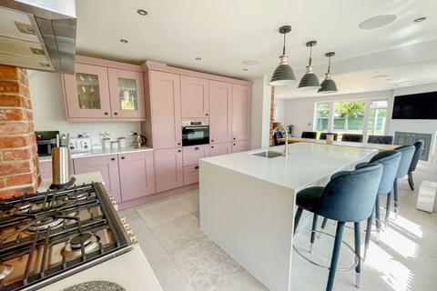 5 bedroom detached house for sale, Burnetts Lane, West End, SO30