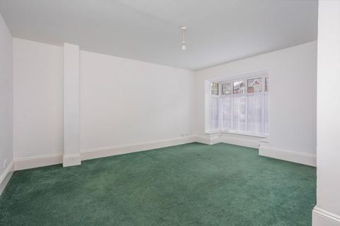 1 bedroom flat for sale, Ayleswade Road, Salisbury