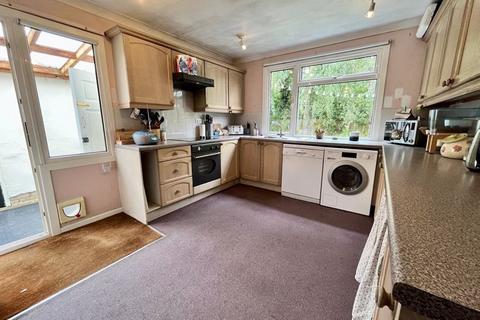 3 bedroom bungalow for sale, Furnace Lane, Horsmonden