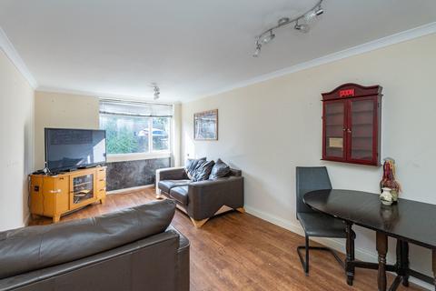 1 bedroom flat for sale, Hampstead Road, Dorking